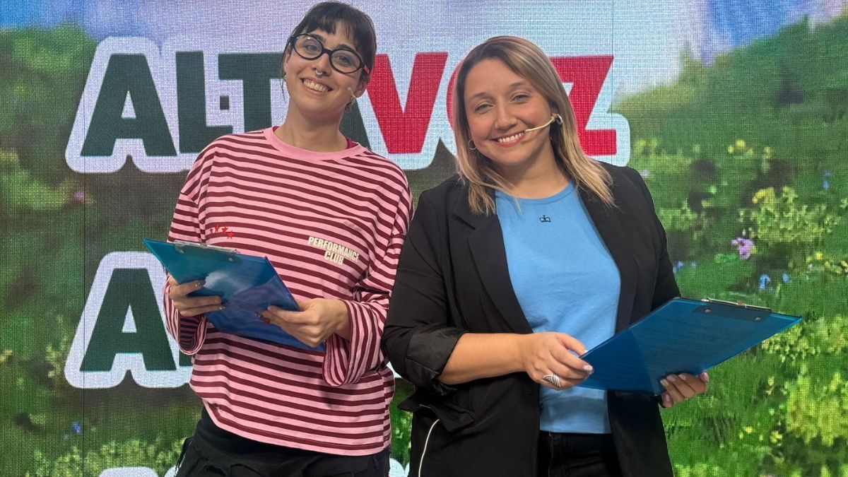 Josefina Palamedi y Valeria Amaya condujeron Altavoz, el especial de Una Tarde A La Vez por AIRE. Josefina Palamedi y Valeria Amaya condujeron Altavoz, el especial de Una Tarde A La Vez por AIRE.