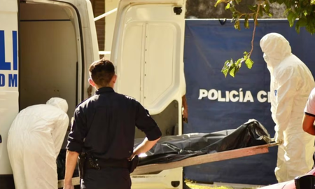 Un jubilado de 97 años convivió días con el cuerpo sin vida de su hijo tras quedar postrado en su casa en Santiago del Estero.&nbsp;
