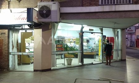 Una de las panaderías asaltadas ubicada en Hipólito Irigoyen y 9 de julio Una de las panaderías asaltadas ubicada en Hipólito Irigoyen y 9 de julio