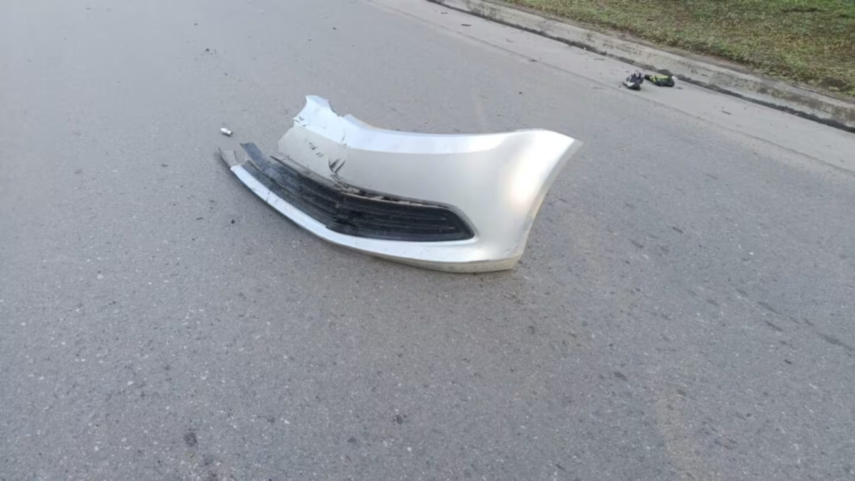 Choque y fuga en Córdoba: parte del auto involucrado en el siniestro Choque y fuga en Córdoba: parte del auto involucrado en el siniestro