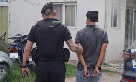 Detuvieron a un hombre con pedido de captura Detuvieron a un hombre con pedido de captura