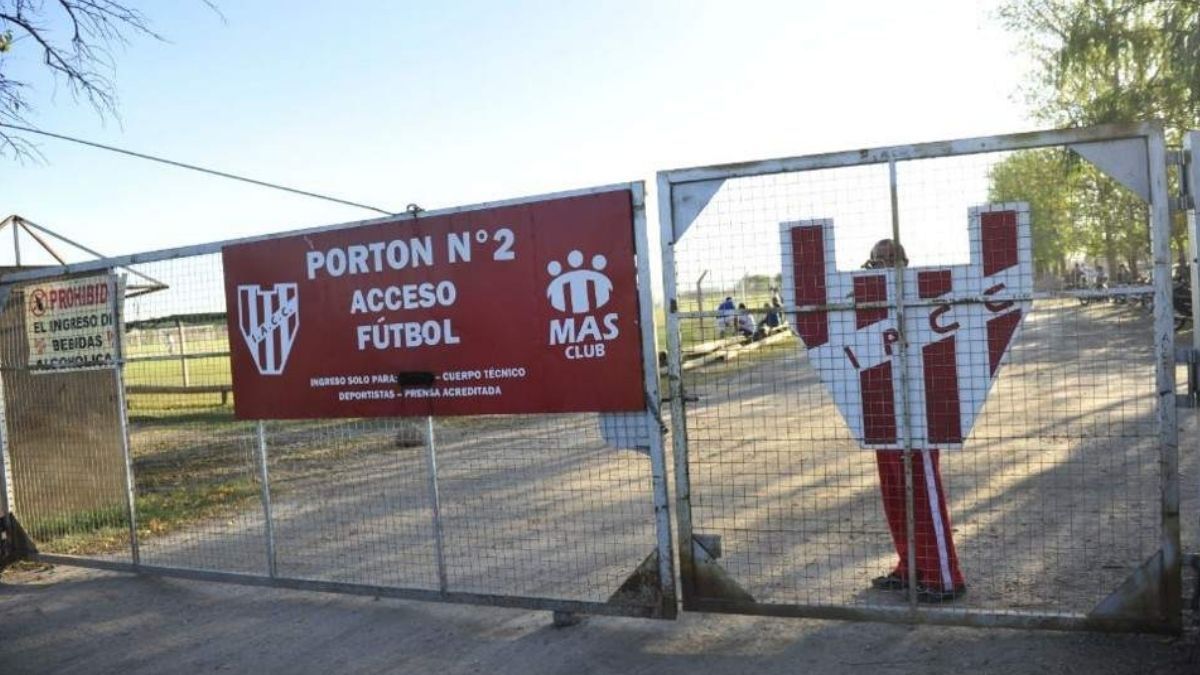 Violencia en el fútbol: barras visitaron al plantel y el técnico suspendió el entrenamiento