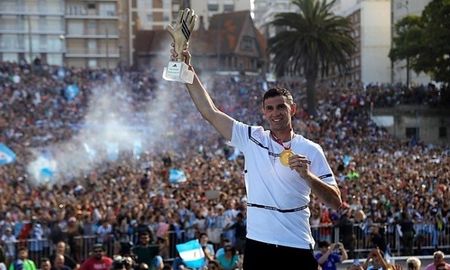 El arquero y figura de la Selección en el Mundial de Qatar fue recibido en su ciudad natal. El arquero y figura de la Selección en el Mundial de Qatar fue recibido en su ciudad natal.