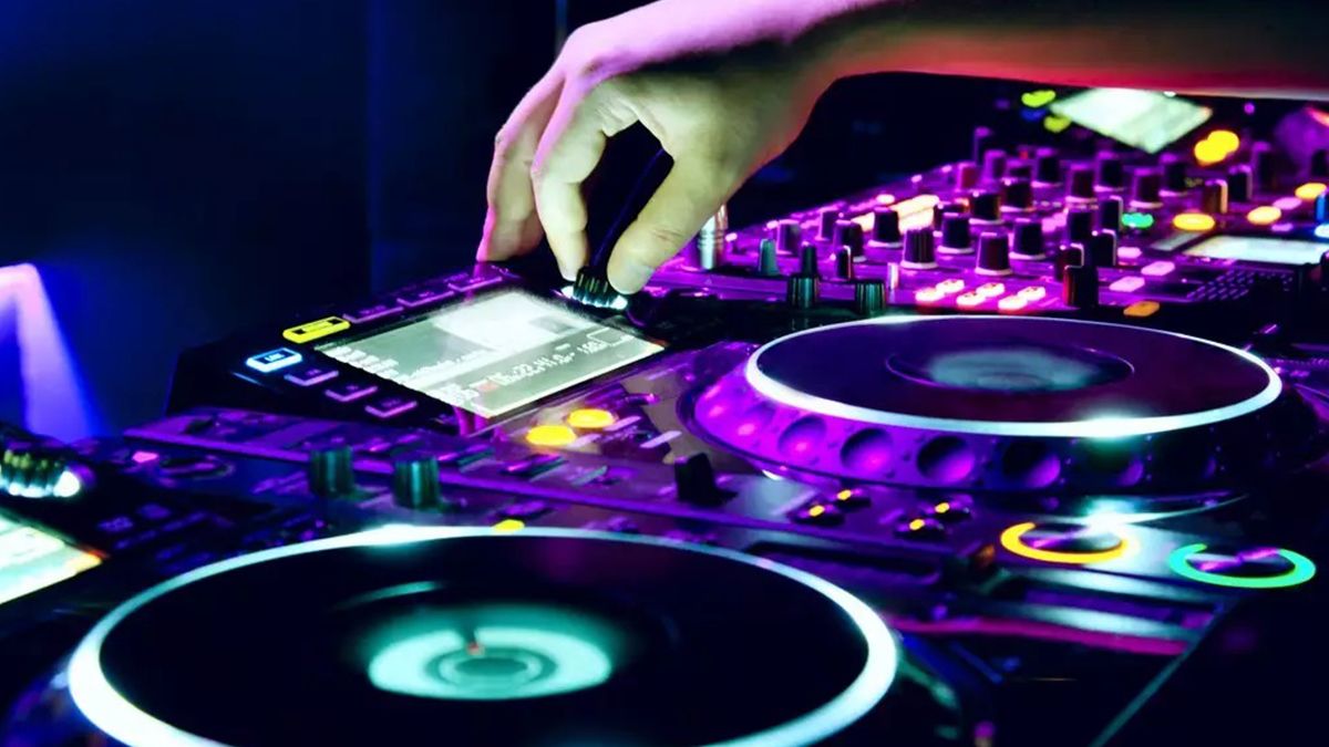 El Día Internacional del DJ fue&nbsp;instituido en 2002 por la fundación “World DJ Found”&nbsp;