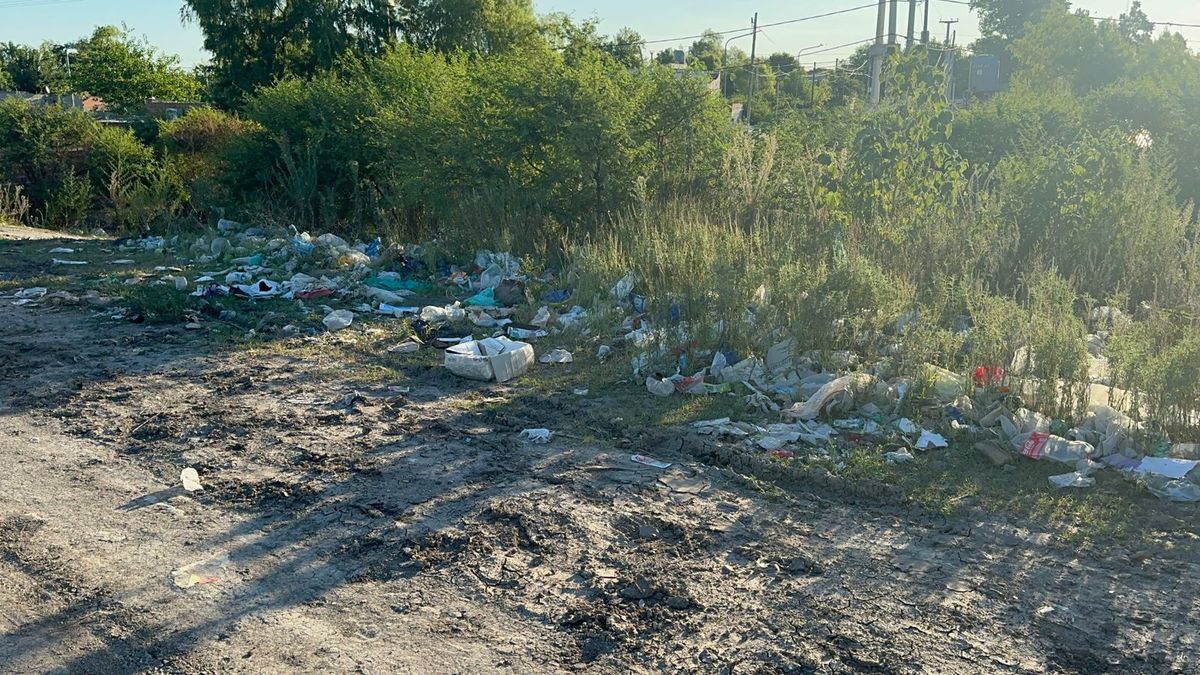 El basural se encuentra en la zona del terraplen.