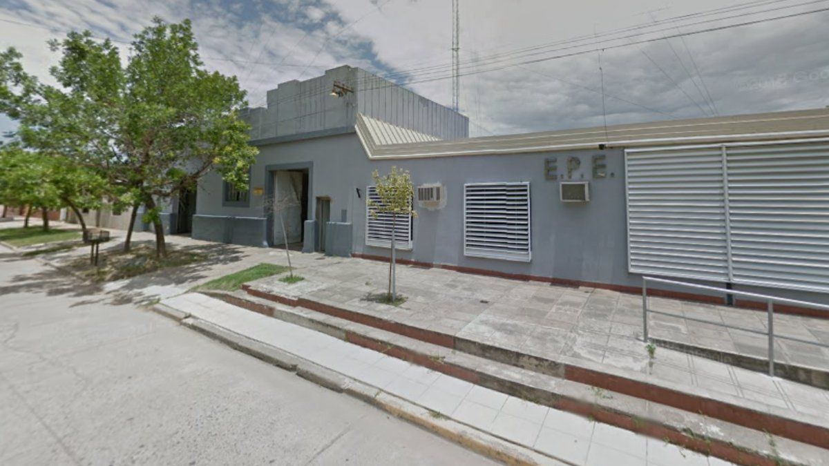 El accidente ocurrió en inmediaciones de las oficinas de la EPE en Laguna Paiva