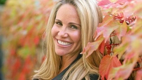 Cómo se hizo famosa "Tawny" Kitaen.