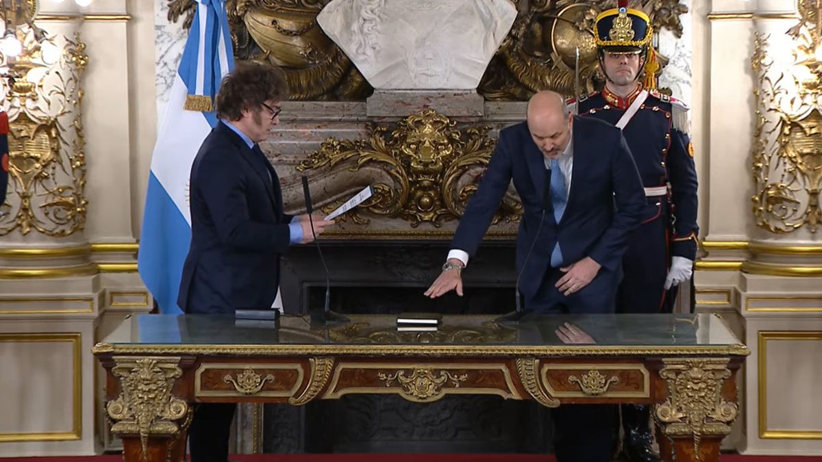 El presidente Milei tomó juramento al ministro de Desregulación