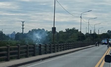 Se incendió una vivienda a que se encuentra en la zona de islas del río Salado, al lado del Puente Carretero. Se incendió una vivienda a que se encuentra en la zona de islas del río Salado, al lado del Puente Carretero.
