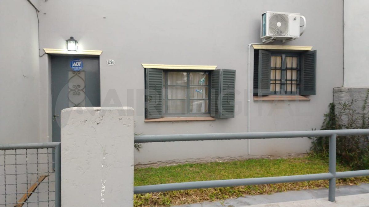 El pilar que utilizaron los jóvenes ladrones par entrar a robar esta madrugada 