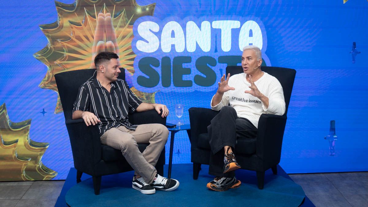Flavio Mendoza visitó el estudio de AIRE y habló sobre su circo, su hijo y su historia de vida. Flavio Mendoza visitó el estudio de AIRE y habló sobre su circo, su hijo y su historia de vida.