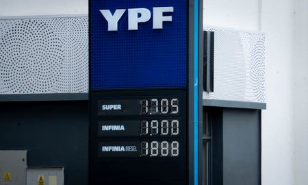 Uno de los ejes que marca la gravedad del escenario es la amenaza sobre el Estrecho de Ormuz, corredor marítimo por donde circula cerca del 20% del petróleo mundial. Uno de los ejes que marca la gravedad del escenario es la amenaza sobre el Estrecho de Ormuz, corredor marítimo por donde circula cerca del 20% del petróleo mundial.