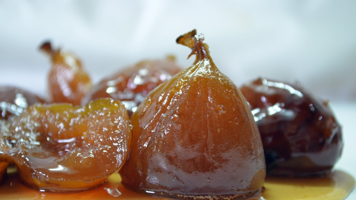 Higos en almíbar: la receta fácil en cinco pasos para hacer este clásico casero. Higos en almíbar: la receta fácil en cinco pasos para hacer este clásico casero.
