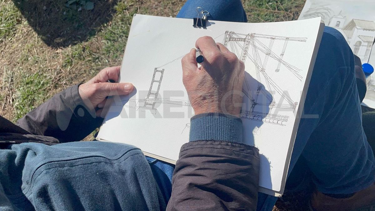 Croquiseros urbanos de distintas partes del país visitaron la ciudad de Santa Fe para retratarla en papel.