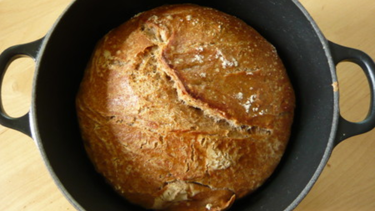 Esta receta de pan no necesita horno ni levadura y se cocina en sartén.