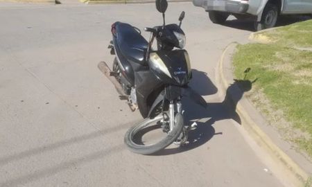 El siniestro ocurrió en San Martín y Juan Facundo Gil. El adolescente, de 15 años, chocó con una camioneta y sufrió lesiones. El siniestro ocurrió en San Martín y Juan Facundo Gil. El adolescente, de 15 años, chocó con una camioneta y sufrió lesiones.
