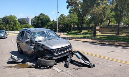 grave choque en parque sur: un bebe salio despedido por la ventanilla del auto grave choque en parque sur: un bebe salio despedido por la ventanilla del auto