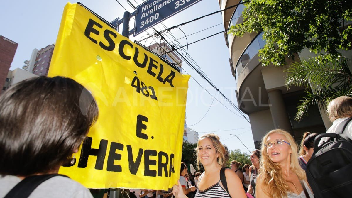 Multitudinaria movilización de docentes en la primera jornada de paro