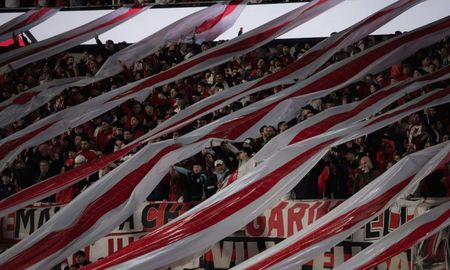 De qué murió el hincha de River que falleció en el Monumental tras la eliminación en la Copa Sudamericana. De qué murió el hincha de River que falleció en el Monumental tras la eliminación en la Copa Sudamericana.
