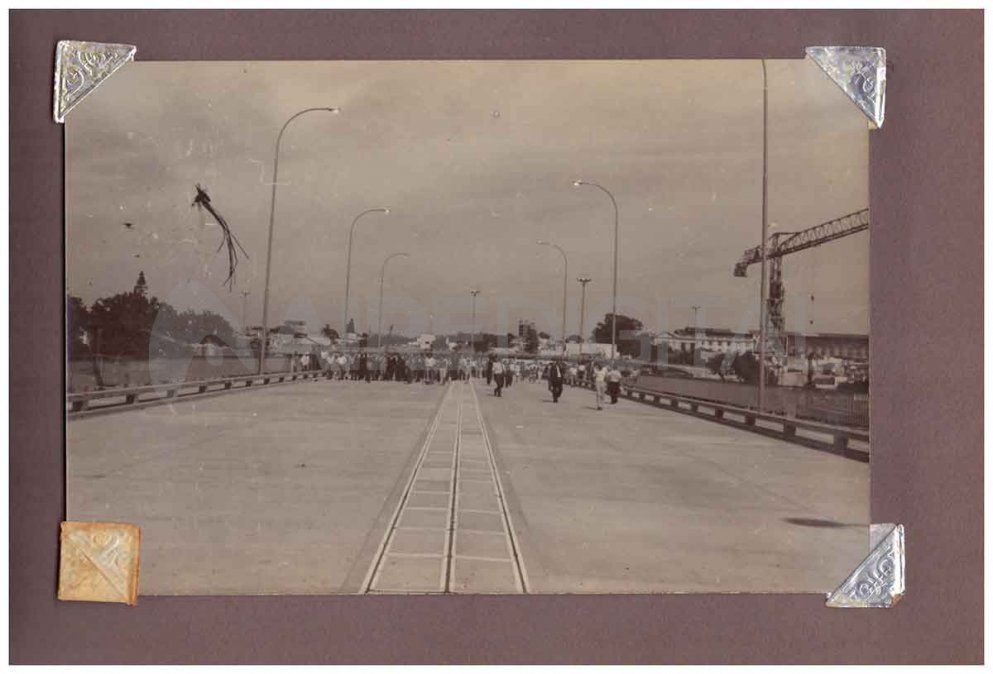 El puente Oroño se cruzó caminando por primera vez.