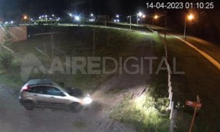 Una cámara captó el auto con el cual se concretó la maniobra delictiva. Una cámara captó el auto con el cual se concretó la maniobra delictiva.