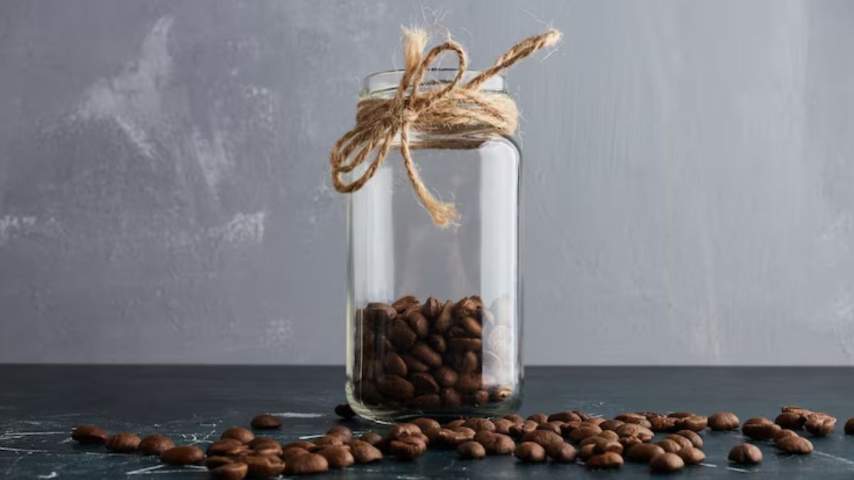 Tres ideas para transformar los frascos de café en objetos de diseño y orden en tu casa. Tres ideas para transformar los frascos de café en objetos de diseño y orden en tu casa.