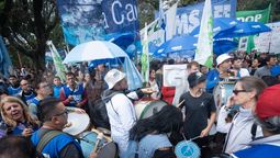 El paro docente convocado para este lunes se da en un contexto de renovada tensión por el tratamiento del proyecto de modificación de la ley de financiamiento universitario que envió el Gobierno nacional al Congreso.