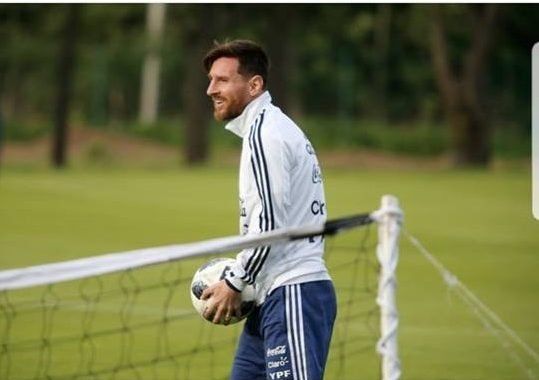 El mensaje de Antonela a una foto de Messi en Instagram