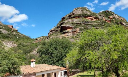 un pueblo oculto en cordoba con historia ancestral, cerros y senderos naturales un pueblo oculto en cordoba con historia ancestral, cerros y senderos naturales