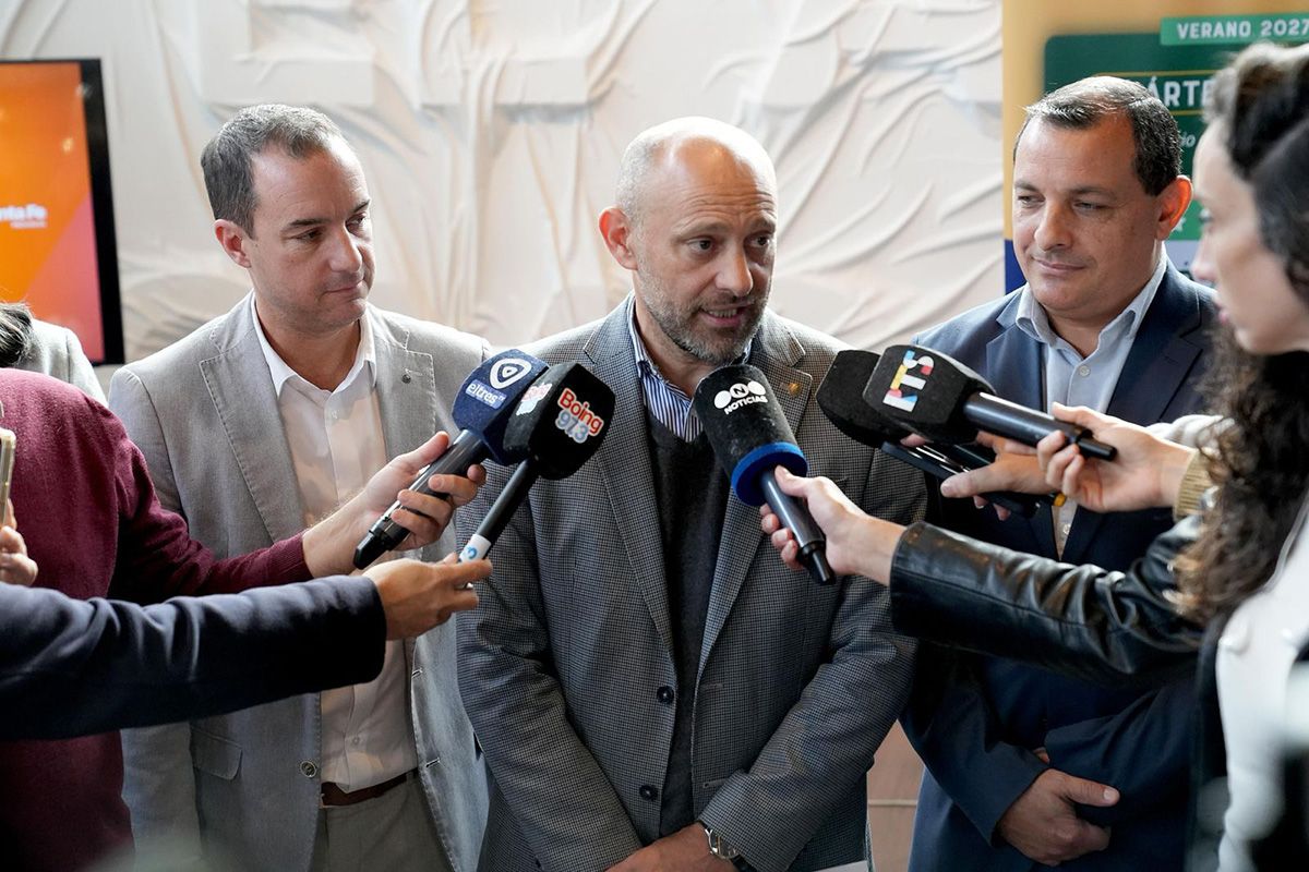 El anuncio se realizó con varios meses de anticipación para facilitar la planificación de las vacaciones y el acceso a planes de financiación. La iniciativa forma parte de la estrategia provincial para fortalecer la conectividad aérea internacional y consolidar el crecimiento sostenido de la terminal rosarina.