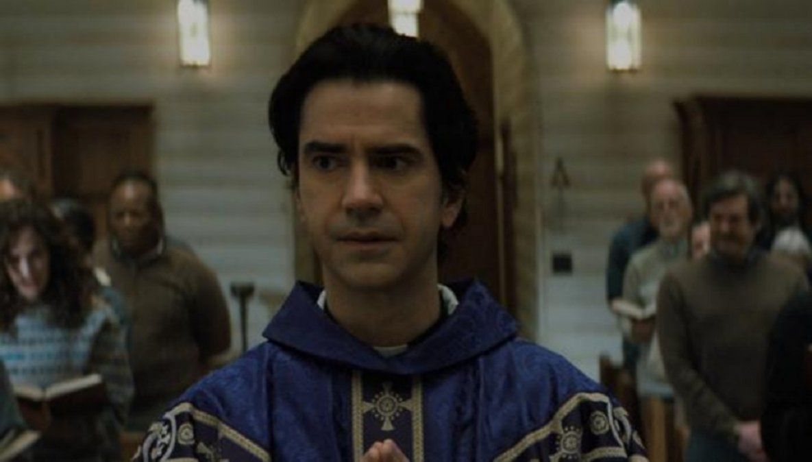 Stephen King quedó fascinado con la nueva serie de terror de Netflix: Misa de Medianoche.