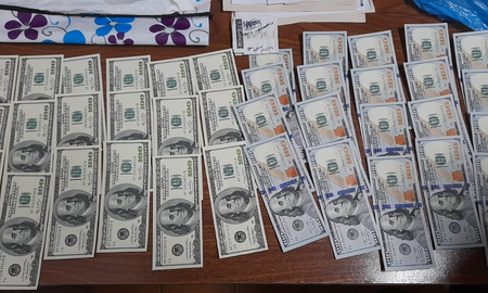 Misiones: encontró 161 mil dólares en la calle y los entregó a la Policía