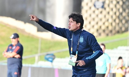 El técnico de la Selección Argentina llega a Santa Fe y disertará en la Liga Santafesina. El técnico de la Selección Argentina llega a Santa Fe y disertará en la Liga Santafesina.