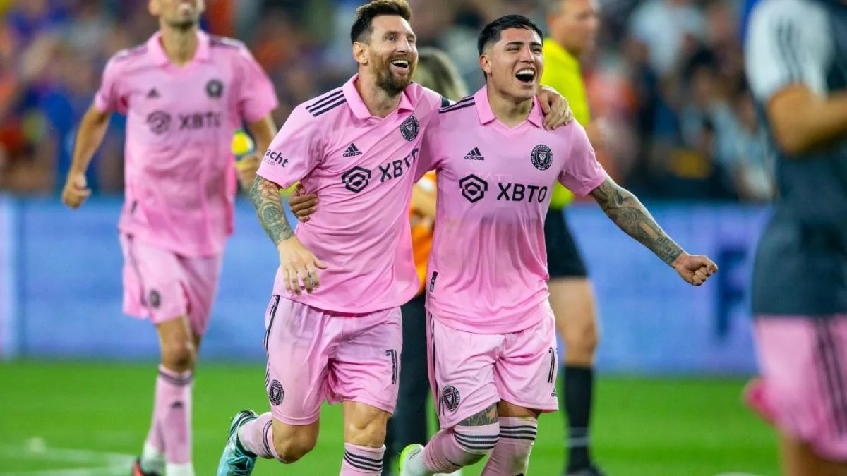 Facundo Farías junto a Messi, en su paso por el Inter Miami. Facundo Farías junto a Messi, en su paso por el Inter Miami.