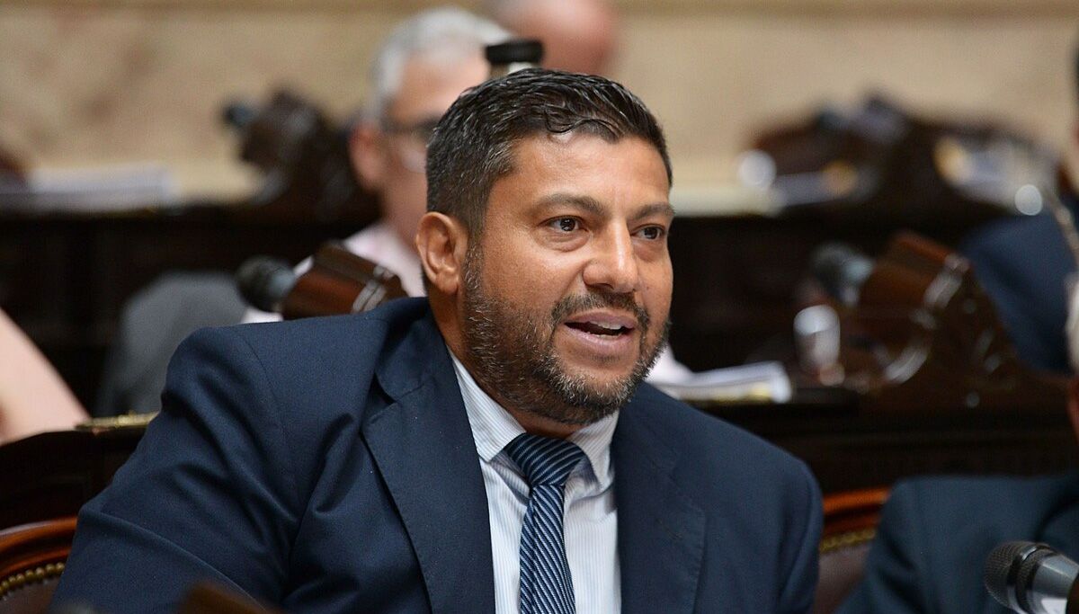 Alejado del PRO, el diputado Gabriel Chumpitaz podría encabezar la lista del frente liderado por la UCEDE que aún no definió con qué nombre participará de las elecciones. Alejado del PRO, el diputado Gabriel Chumpitaz podría encabezar la lista del frente liderado por la UCEDE que aún no definió con qué nombre participará de las elecciones.