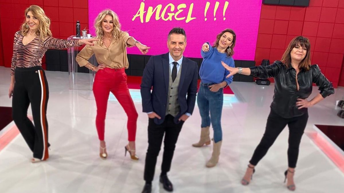 &Aacute;ngel De Brito&nbsp;junto a su actual panel de LAM