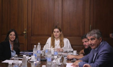 La Comisión de Acuerdos de la Legislatura se reune y definirá el futuro de la jefa de fiscales de Rosario. La Comisión de Acuerdos de la Legislatura se reune y definirá el futuro de la jefa de fiscales de Rosario.