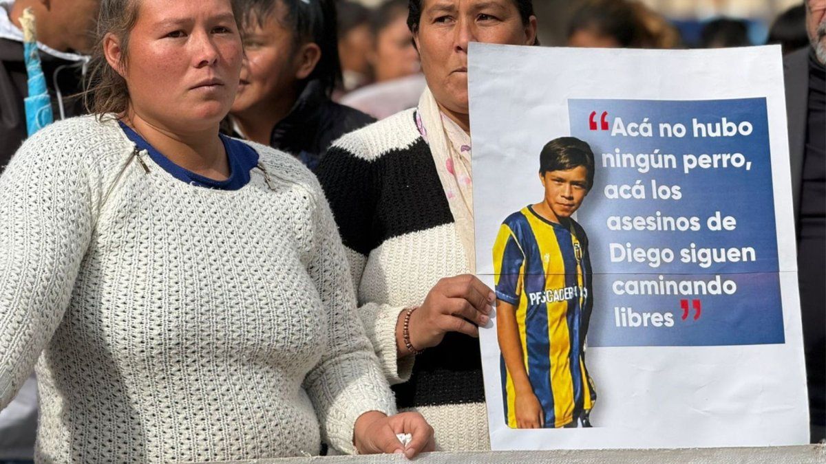 La movilización de familiares de Diego Román se realizó frente a los Tribunales de Santa Fe.