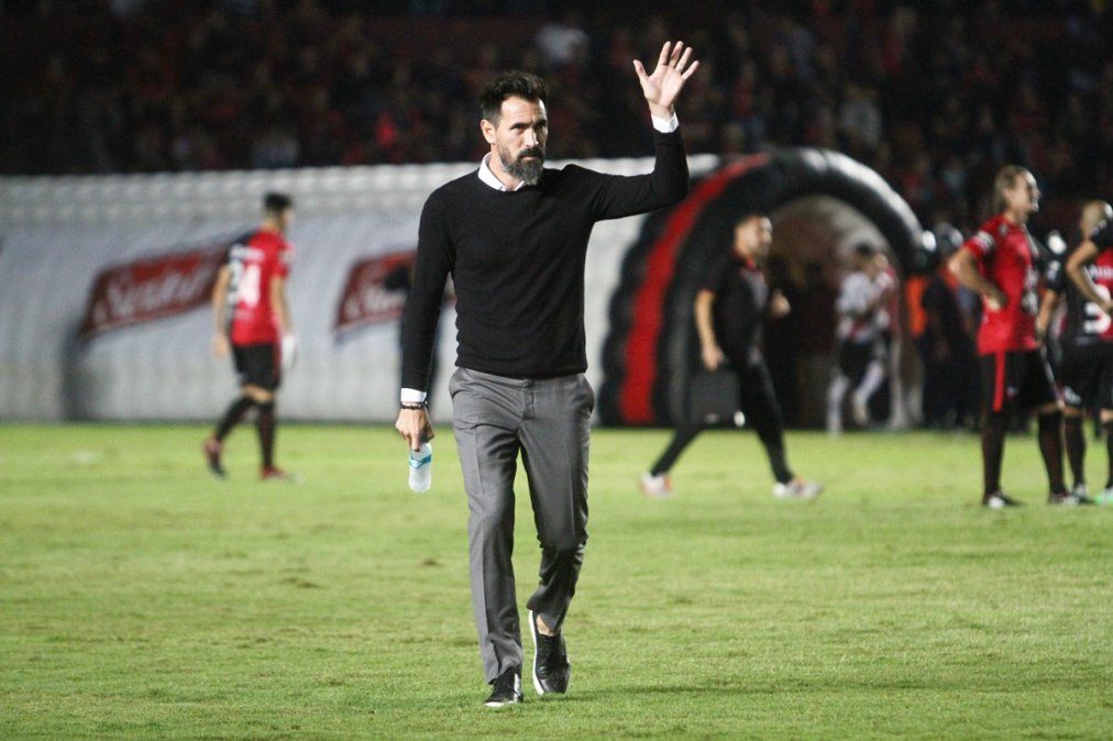 El entrenador de Colón charló en exclusiva con AIRE.