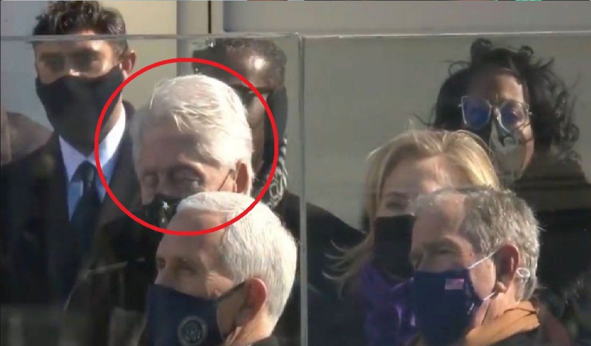 Bill Clinton se durmió durante el acto de asunción de Joe Biden