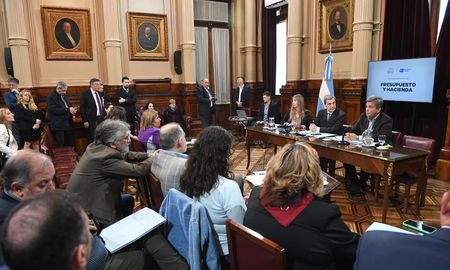 La Cámara de Senadores tuvo la primera reunión informativa sobre el proyecto de Ley de Lavado de Activos. La Cámara de Senadores tuvo la primera reunión informativa sobre el proyecto de Ley de Lavado de Activos.