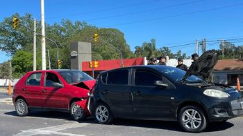 Fuerte accidente en la Ruta 1: cinco personas trasladadas, entre ellas dos menores