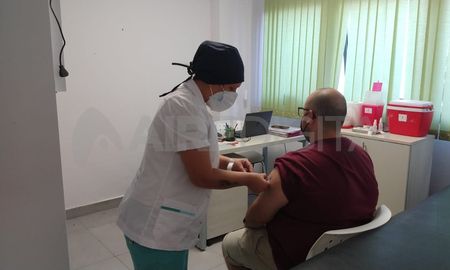 El centro de salud de ATE incorpora vacunación de calendario y antigripal. El centro de salud de ATE incorpora vacunación de calendario y antigripal.