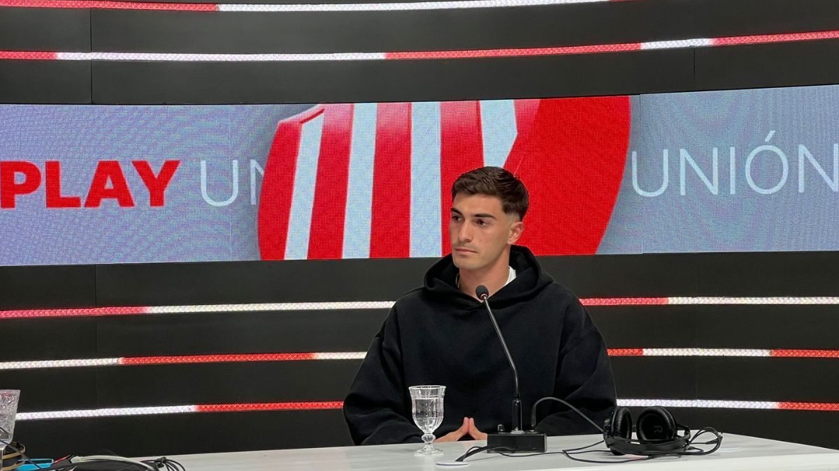 El zaguero central de 22 años continúa consolidándose cómo titular en el equipo de Madelón. El zaguero central de 22 años continúa consolidándose cómo titular en el equipo de Madelón.