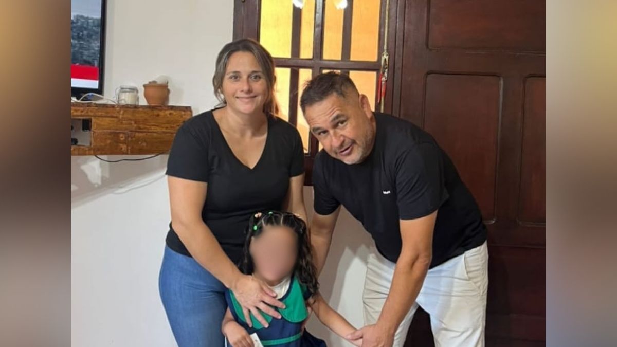 La menor, junto a Jorge Rodríguez y Valeria Chapero.