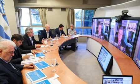 Este martes por la tarde, el presidente mantuvo una reunión con los gobernadores y el jefe de Gobierno de la Ciudad de Buenos Aires. Los mandatarios provinciales (a excepción de Kicillof, que estuvo en el lugar) participaron del encuentro por videoconferencia. Este martes por la tarde, el presidente mantuvo una reunión con los gobernadores y el jefe de Gobierno de la Ciudad de Buenos Aires. Los mandatarios provinciales (a excepción de Kicillof, que estuvo en el lugar) participaron del encuentro por videoconferencia.