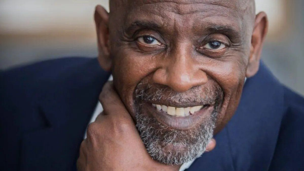 Chris Gardner su vida fue llevada a una película por haber vivido en la pobreza y haberse convertido en millonario.&nbsp;
