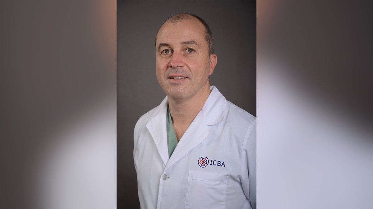 El doctor Fernando Scazzuso, remarcó que el síntoma principal es "la palpitación, que es la percepción del latido cardíaco. Puede acompañarse de mareos, falta de aire, dolor de pecho y -muy raramente- pérdida del conocimiento".