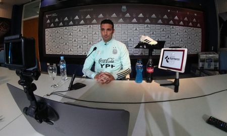 El entrenador de la selección argentina fue muy crítico con el arbitraje tras el empate ante Paraguay por las Eliminatorias. El entrenador de la selección argentina fue muy crítico con el arbitraje tras el empate ante Paraguay por las Eliminatorias.