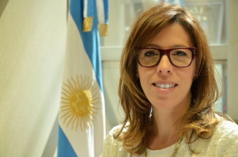 Imputaron a Laura Alonso por dictar una resolución que desvinculó a Macri de la causa por el Correo